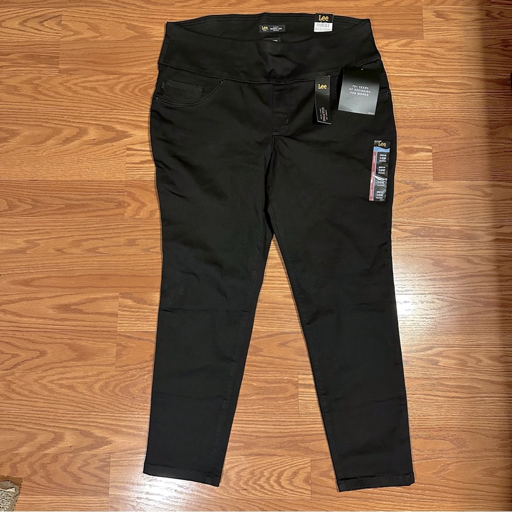 NWT Lee Sculpting skinny slim fit black pull on pant size 16W PETITE